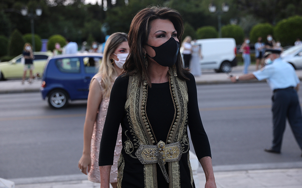 Επίδειξη Dior: 400 προσωπικότητες και διασημότητες παρακολούθησαν το ντεφιλέ (εικόνες)-3