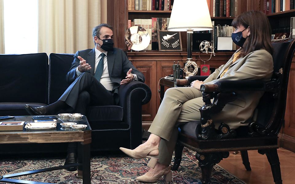 κ-μητσοτάκης-για-προνόμια-εμβολιασμέ-561392089