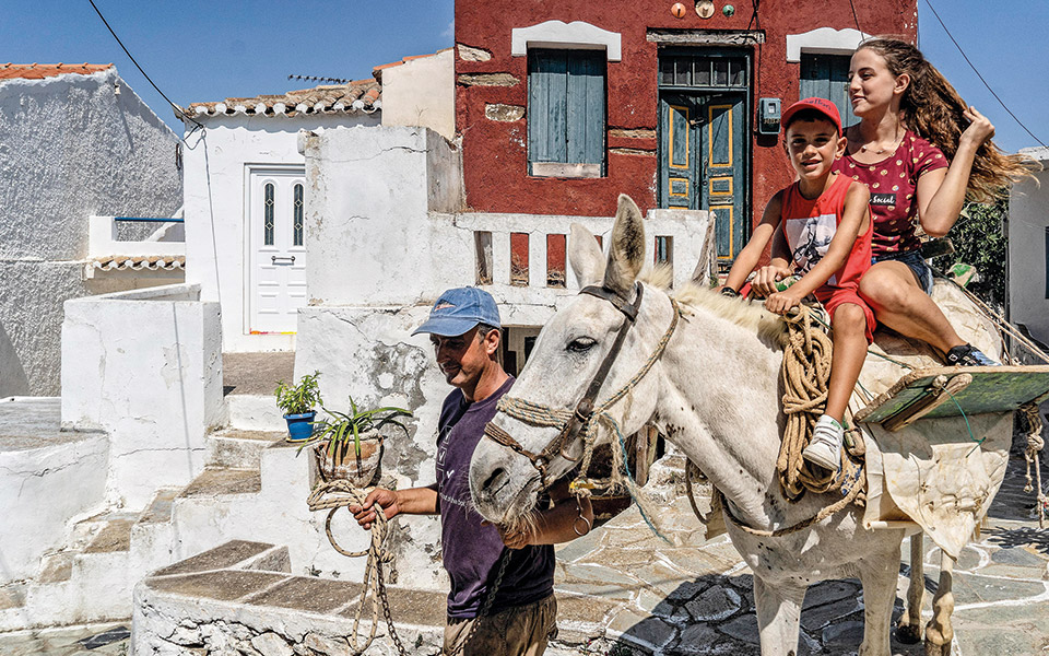 κύθνος-ζωή-σε-αργή-κίνηση-561391165