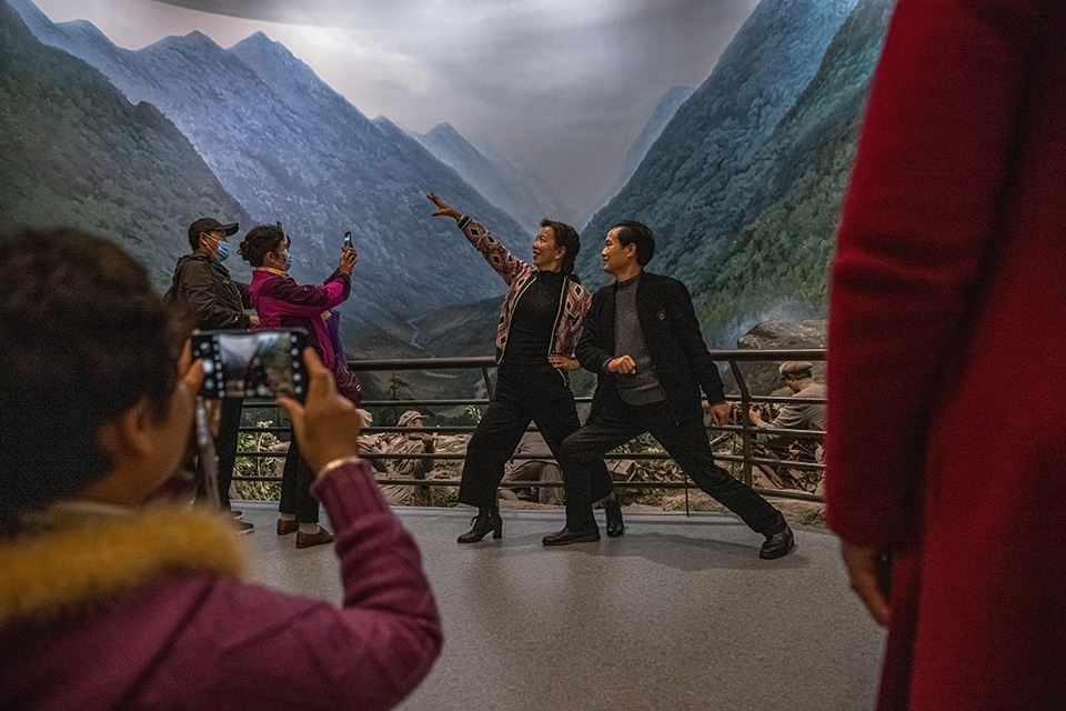 με-το-βλέμμα-στο-μέλλον-561388981