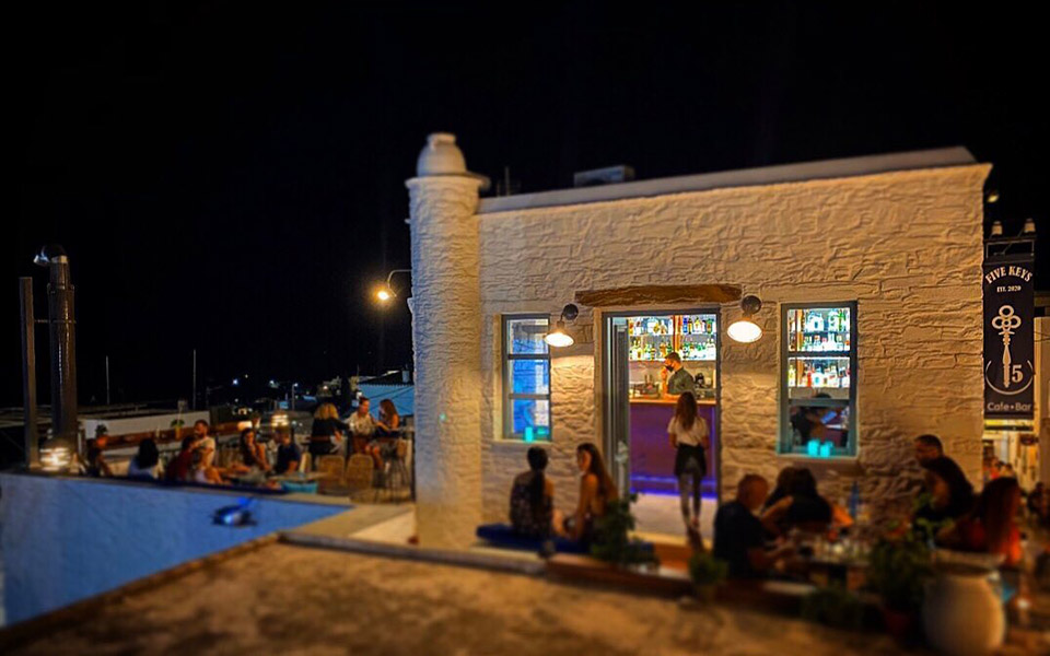 five-keys-το-νέο-cafe-bar-στη-χώρα-της-κύθνου-561384901
