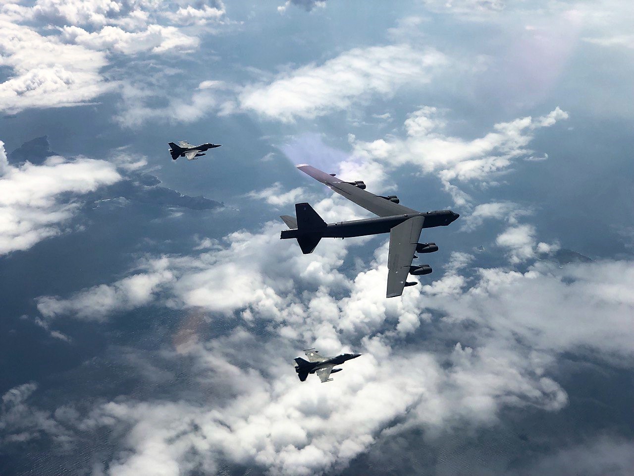 Ελληνικά F-16 πέταξαν με βομβαρδιστικό B-52 της USAF (εικόνες)-5