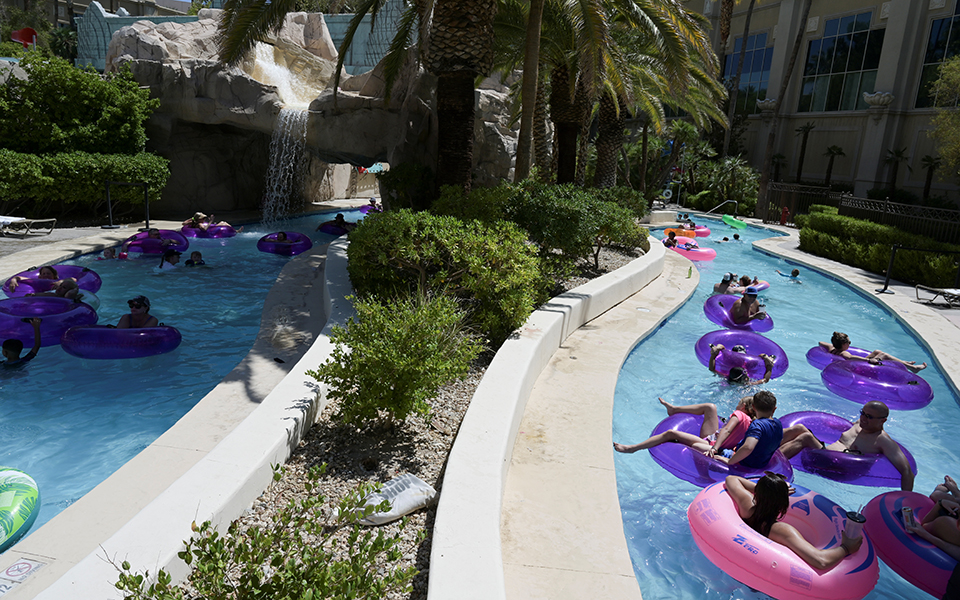 αμοιβαιότητα-στην-υποδοχή-τουριστ-561391048