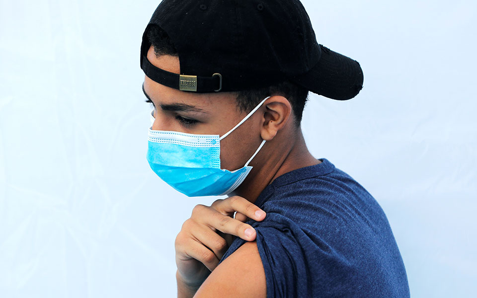 η-pfizer-διευρύνει-την-έρευνά-της-για-τα-εμβό-561393022