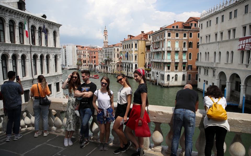 ιταλία-σε-υψηλό-ενός-μήνα-τα-νέα-κρούσμ-561413728