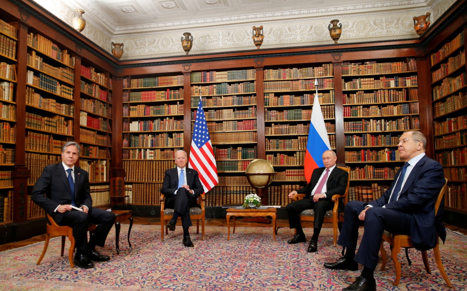 Μαραθώνια συνάντηση Μπάιντεν – Πούτιν: Λεπτό προς λεπτό οι εξελίξεις-16