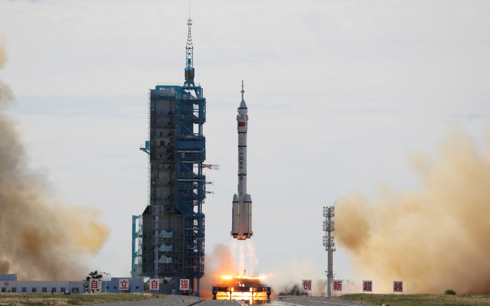 διάστημα-ιστορική-η-πρώτη-επανδρωμέν-561402304