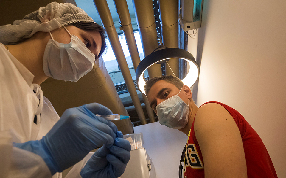 κορωνοϊός-τα-mrna-εμβόλια-δεν-βλάπτουν-το-561405619