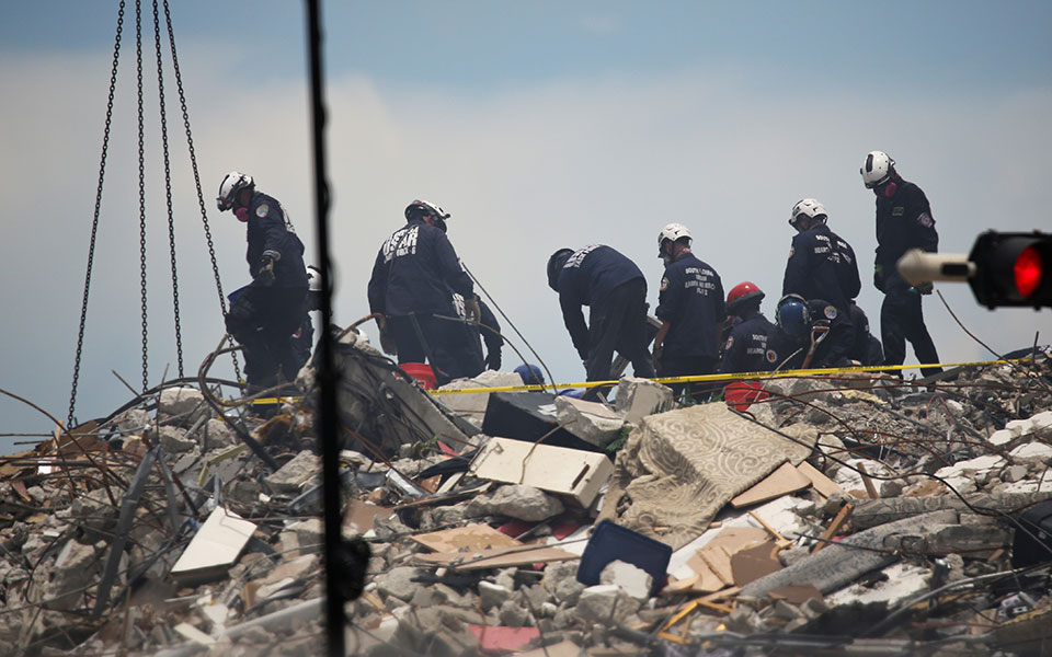 κατάρρευση-κτιρίου-στη-φλόριντα-βυθι-561413578