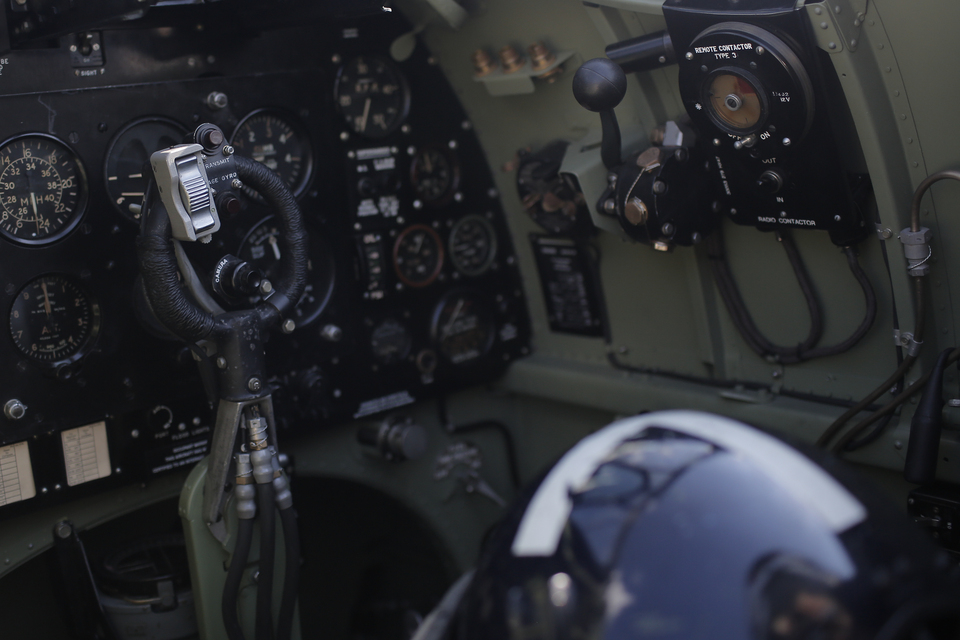 Επέστρεψε στην «βάση» του το θρυλικό μαχητικό αεροσκάφος Spitfire (εικόνες)-8