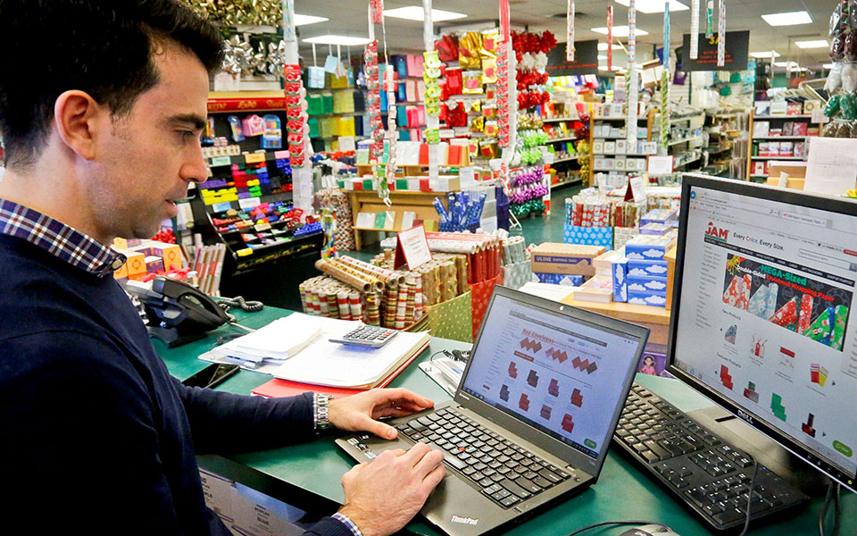 ακριβότερες-οι-αγορές-από-το-εξωτερικ-561400972