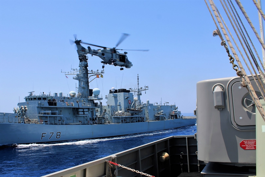Σαρωνικός: Πώς συνεργάστηκαν βρετανική φρεγάτα και ελληνική πυραυλάκατος (εικόνες)-3