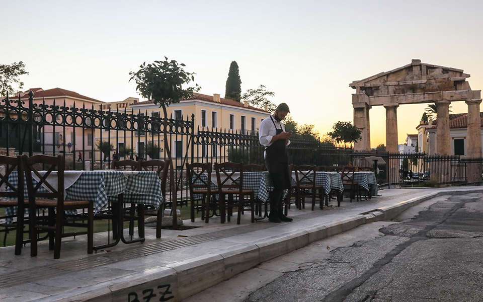 άρση-μέτρων-τι-εξετάζεται-στην-επιτρο-561393241