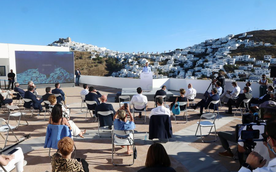 μοντέλο-αστυπάλαιας-και-στη-χάλκη-561387259