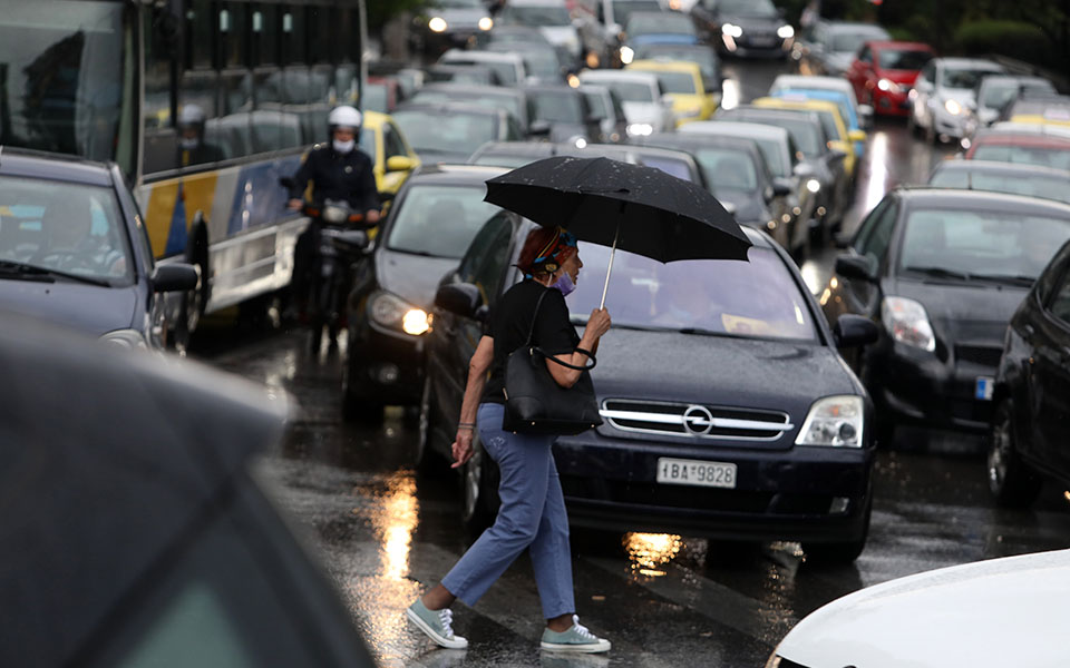 Καιρός: Καταιγίδα στην Αττική – Βροχές και την Πέμπτη-2