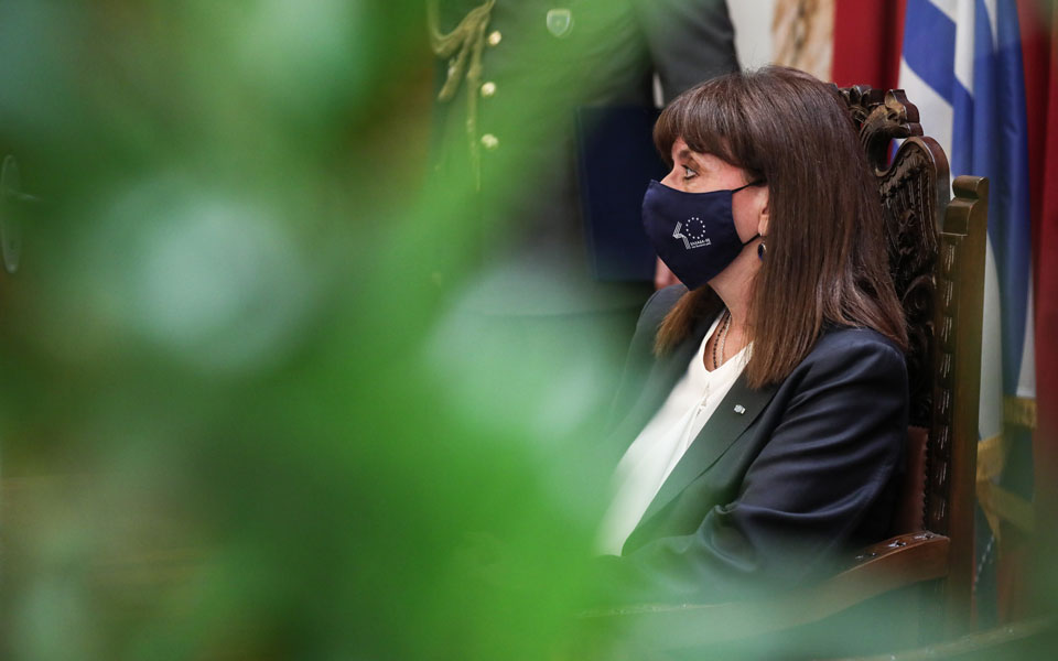 δελφοί-στο-διεθνές-φεστιβάλ-άγγελος-561396457