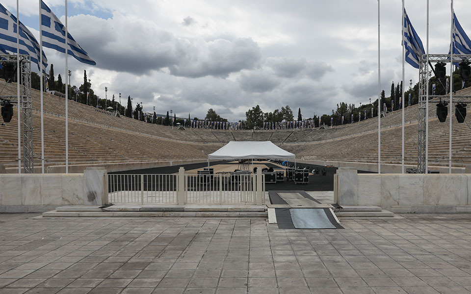 dior-celebrates-greece-εκατομμύρια-θεατές-400-προσκεκλημέ-561401812