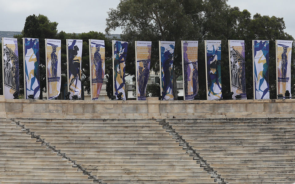 ο-dior-στο-καλλιμάρμαρο-αντίστροφη-μέτρ-561402751