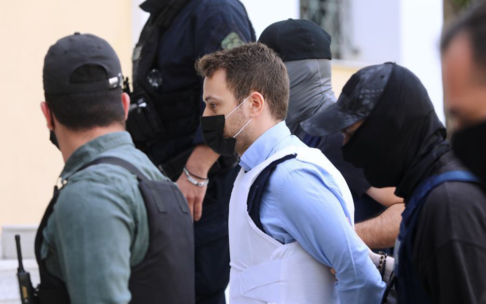 γλυκά-νερά-από-κοινού-επιμέλεια-της-μι-561410521