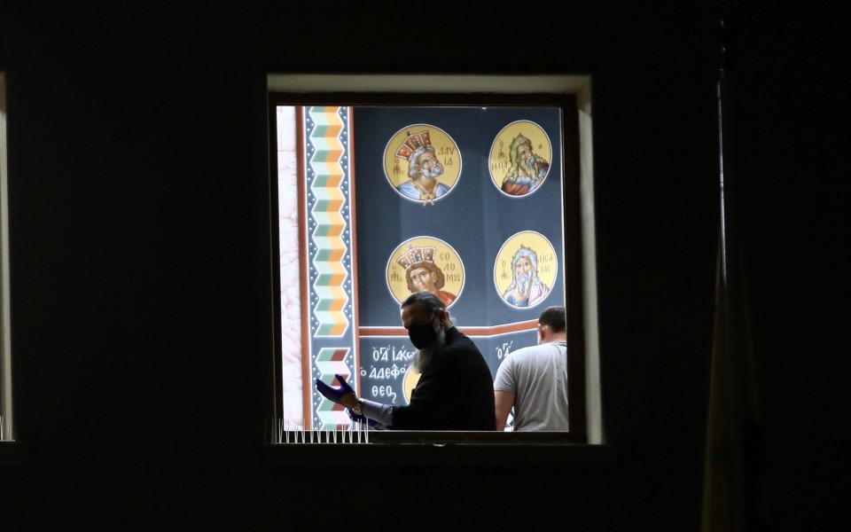 εξιτήριο-για-τους-επτά-μητροπολίτες-561410362