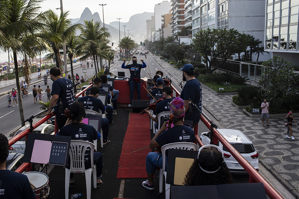 Στον δρόμο της μουσικής