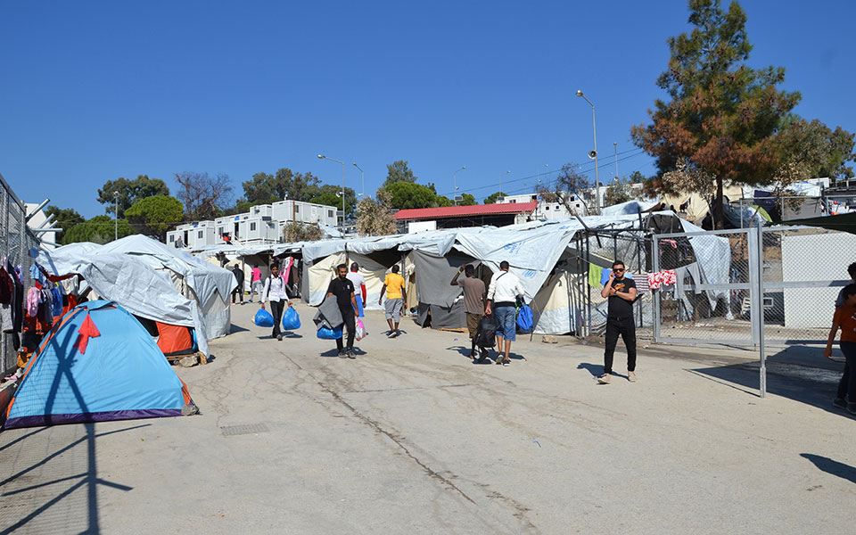 αυξάνεται-συνεχώς-ο-αριθμός-των-προσφ-561404494