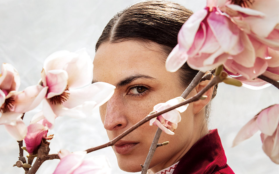 παραδοσιακή-φορεσιά-561398506