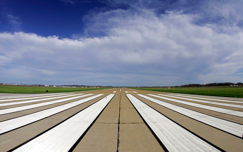 κριμαία-αεροσκάφος-βγήκε-από-τον-διάδ-561403357