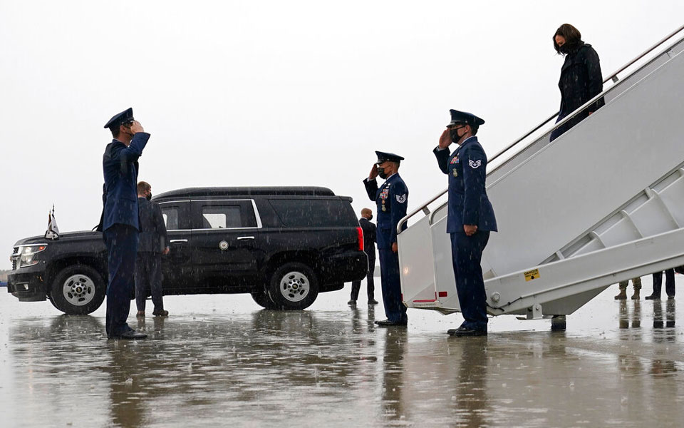ηπα-αναγκαστική-προσγείωση-λόγω-τεχν-561390772