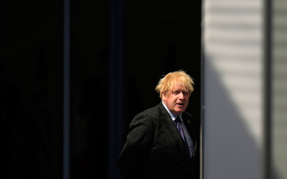 μπόρις-τζόνσον-αναβάλλεται-κατά-ένα-μ-561399184