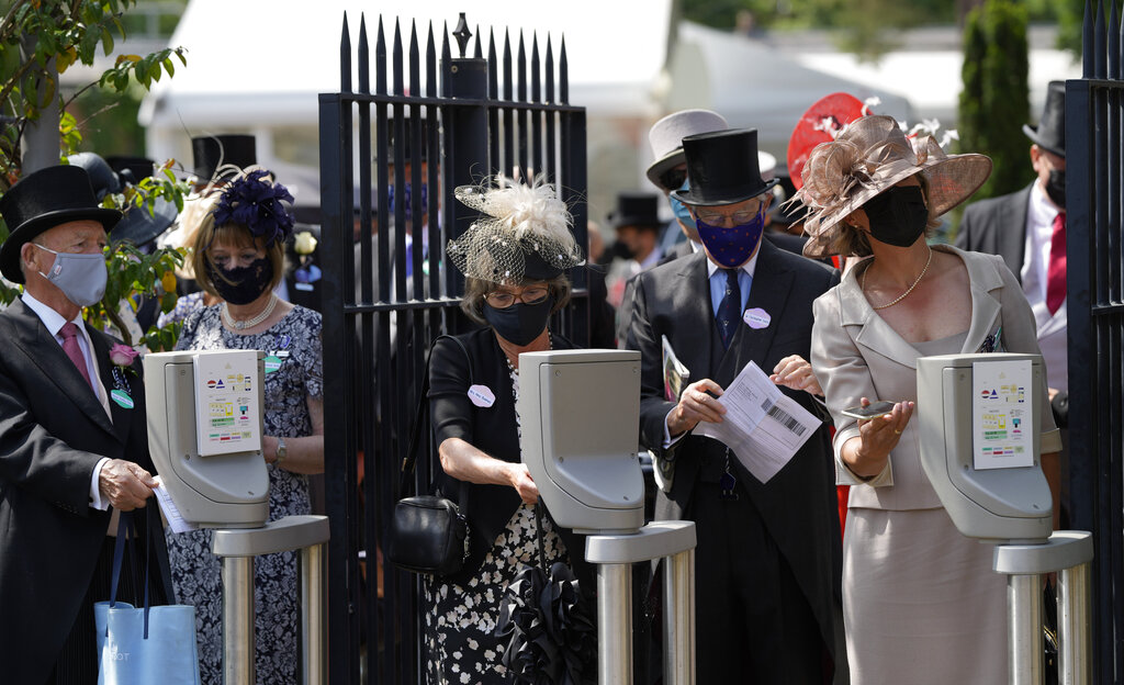 Τα καπέλα επέστρεψαν στο Ασκοτ (εικόνες)-2