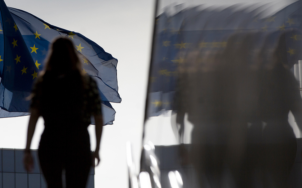 απογοητευμένοι-οι-ευρωπαίοι-από-την-ε-561386296