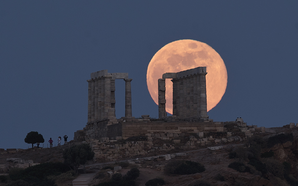η-τρίτη-και-τελευταία-υπερπανσέληνος-561408112
