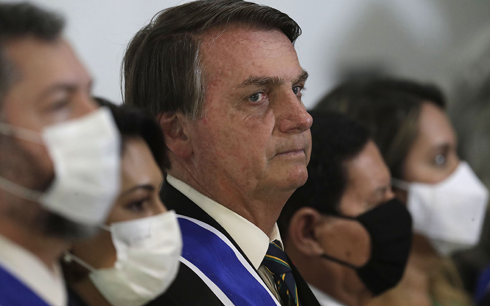 εξαλλος-ο-μπολσονάρο-επιτέθηκε-σε-δημ-561407359