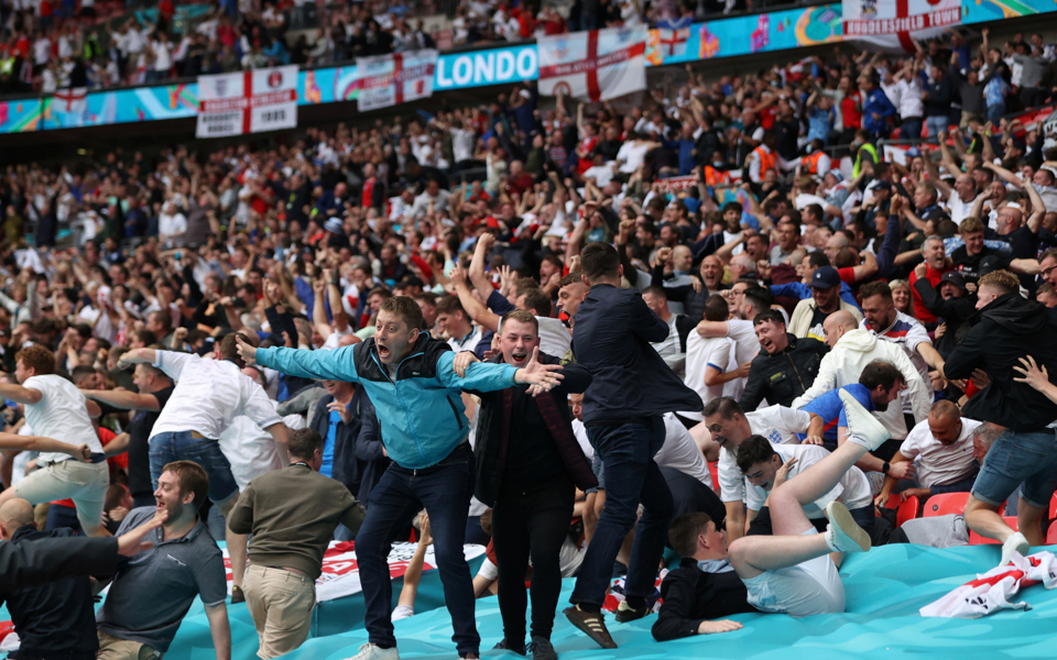 βρετανία-παγώνει-η-υποχρέωση-για-δ-561416401