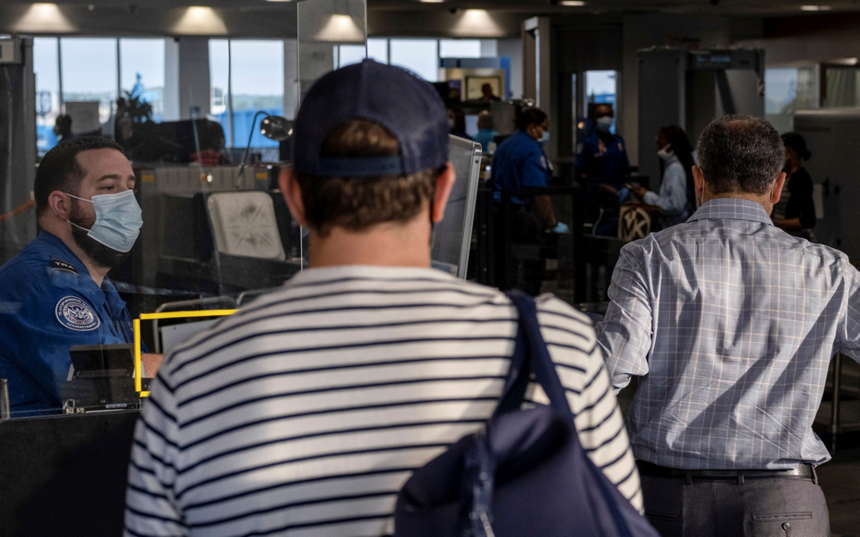 ε-ε-άρση-περιορισμών-για-τους-ταξιδιώτ-561401221