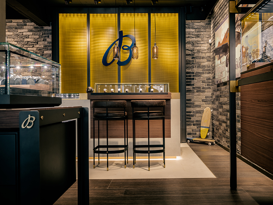 Επισκεφθήκαμε την ανανεωμένη μπουτίκ της BREITLING στην Βουκουρεστίου-5