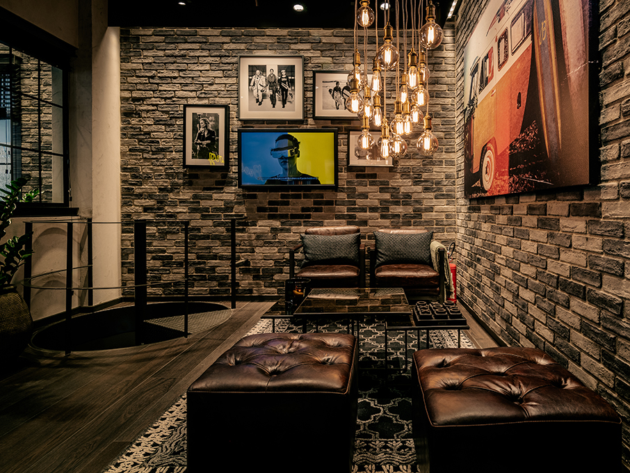 Επισκεφθήκαμε την ανανεωμένη μπουτίκ της BREITLING στην Βουκουρεστίου-2