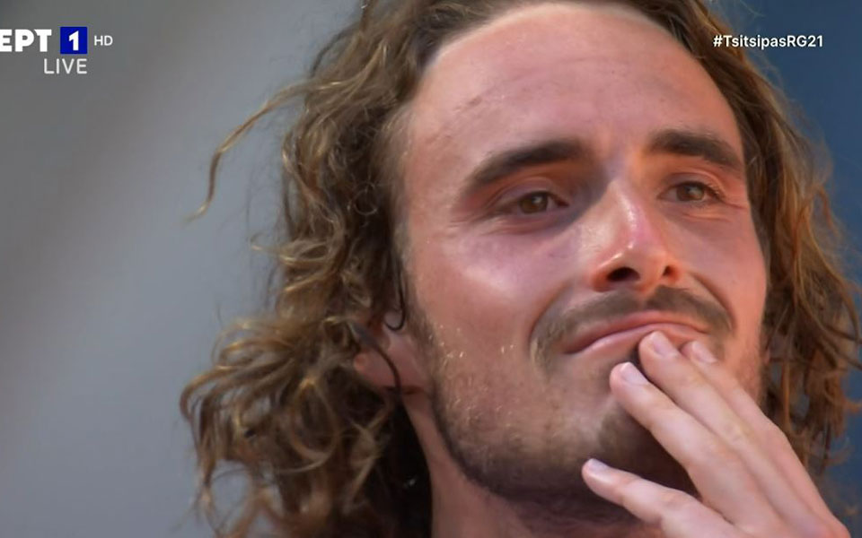 Τσιτσιπάς: Δάκρυα συγκίνησης λίγες στιγμές μετά την πρόκριση στον τελικό – Οι πρώτες του δηλώσεις-1