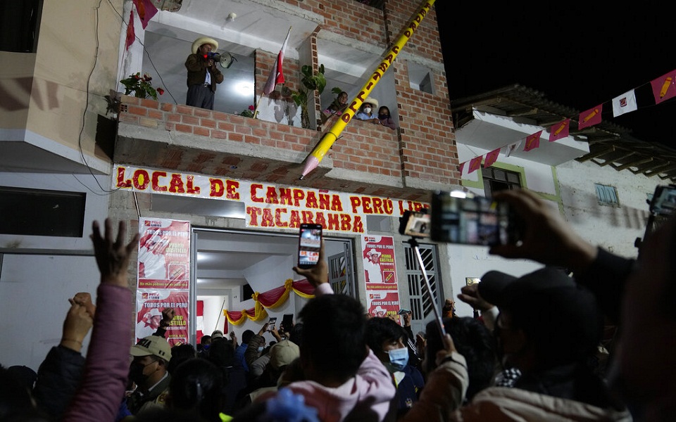 περού-εκλογικό-θρίλερ-σε-μια-βαθιά-δια-561390916