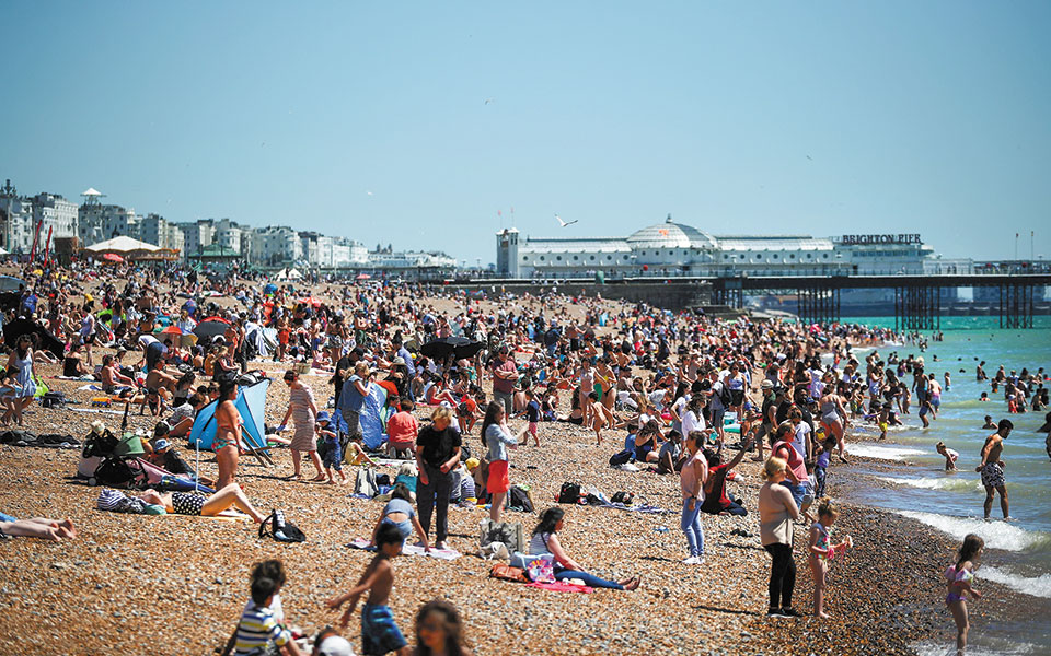 βρετανία-μια-πρώτη-νίκη-κατά-της-πανδη-561384739