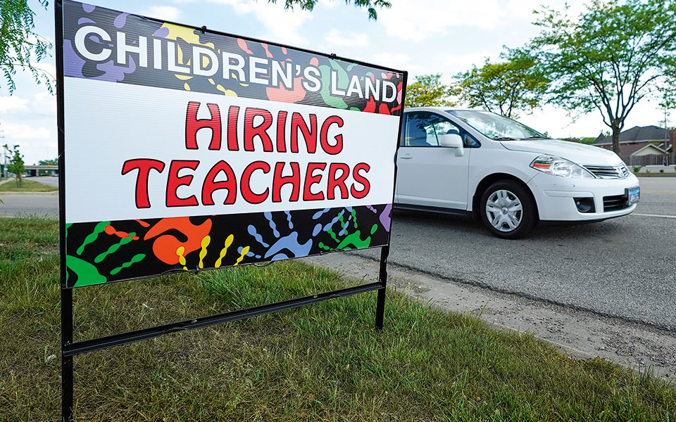 ισχνή-ανάκαμψη-της-διεθνούς-αγοράς-ερ-561386644