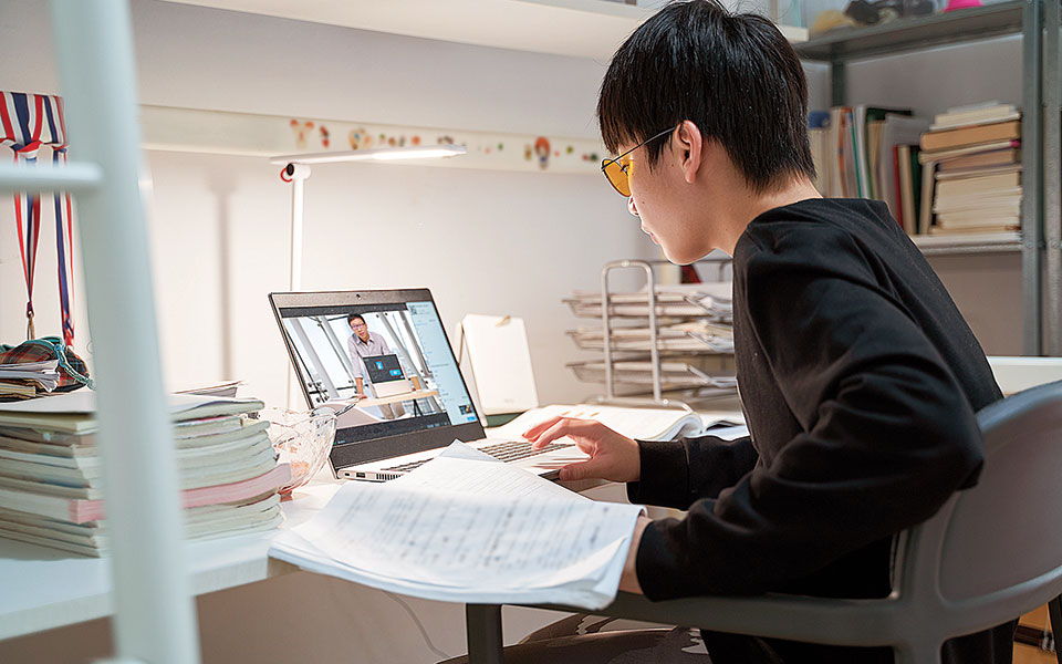 τηλεκπαίδευση-υπό-τον-έλεγχο-του-πεκί-561388045