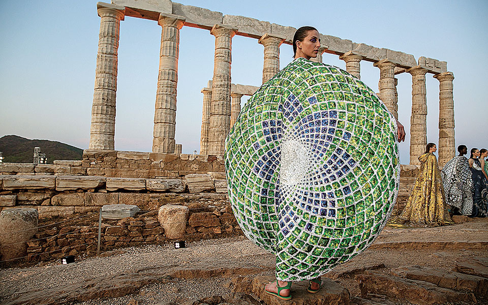 μόδα-από-το-σινικό-τείχος-έως-τον-ναό-τ-561389416