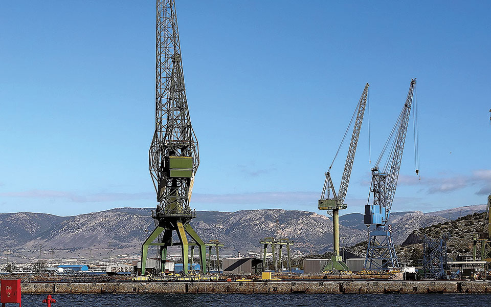 ναυπηγεία-σκαραμαγκά-τέσσερις-οι-υπο-561392098