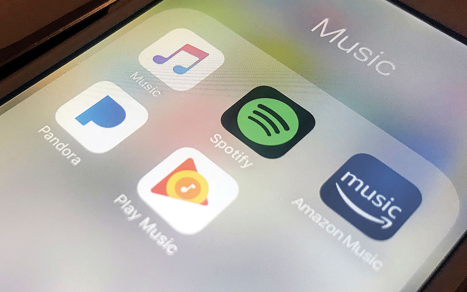 η-αγωνία-των-μουσικών-για-τις-πλατφόρμ-561392299