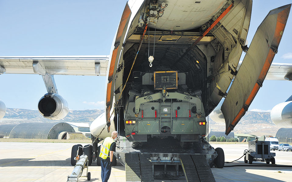 πίεση-ηπα-προς-αγκυρα-για-τους-s-400-561393175