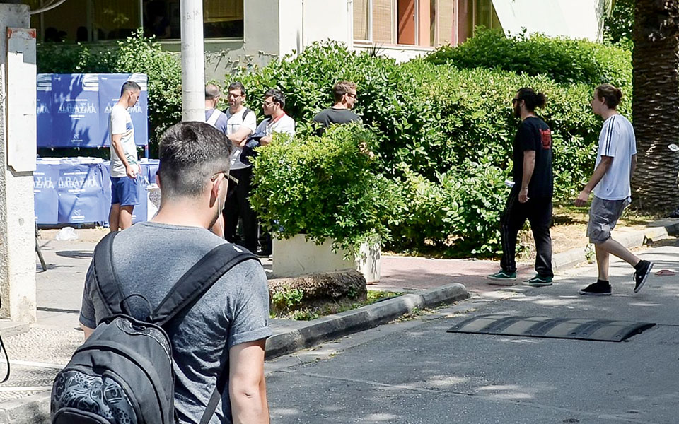 νέα-πρόταση-για-τα-υπό-αναστολή-τμήματ-561394669