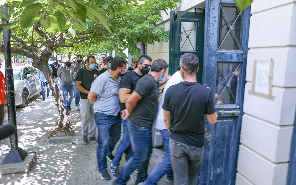 τα-άγνωστα-στοιχεία-στην-υπόθεση-της-ζ-561394552