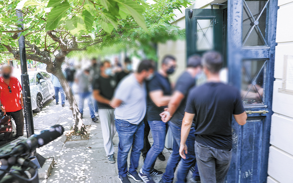 ο-κορφιάτης-ο-απότακτος-αστυνομικός-κ-561397675